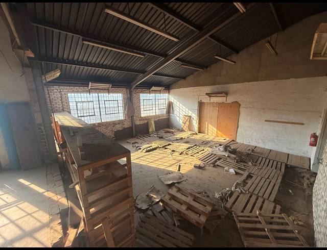 850M² WAREHOUSE TO LET IN MARAISBURG